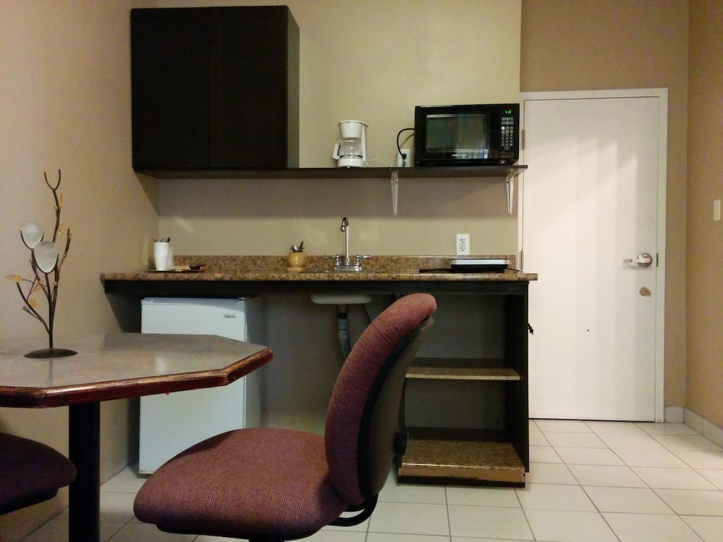 Bonnyville Hotel 객실 사진