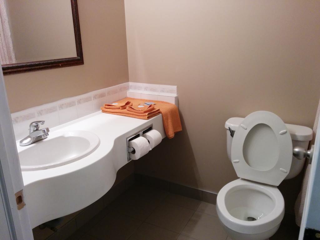 Bonnyville Hotel 외부 사진