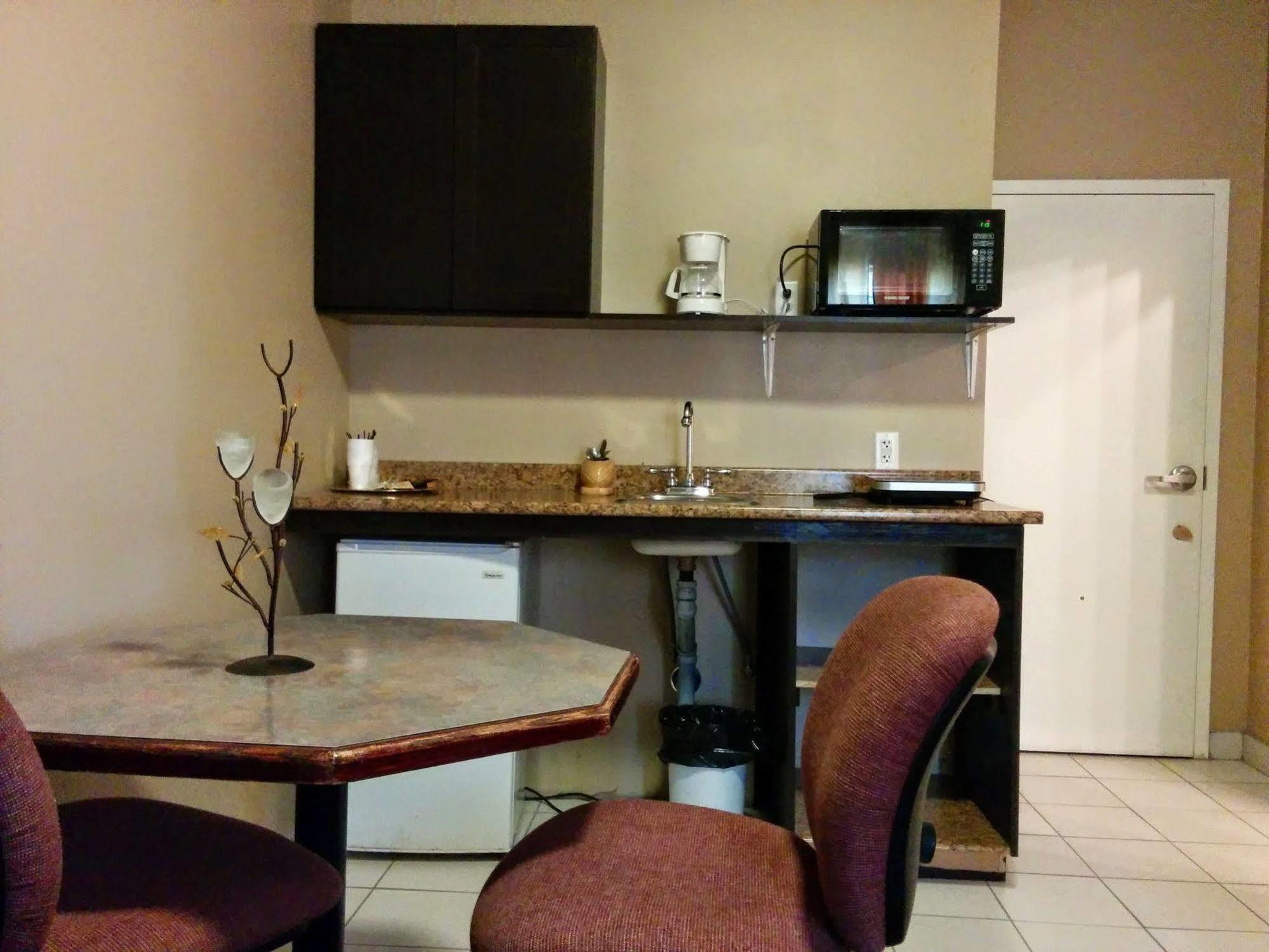 Bonnyville Hotel 외부 사진